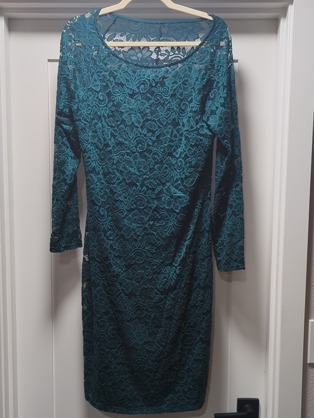 Long-Sleeve Teal Lace Cocktail Dress